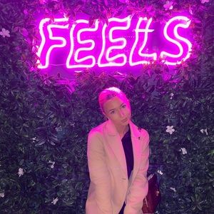 Meet your Posher, Devin